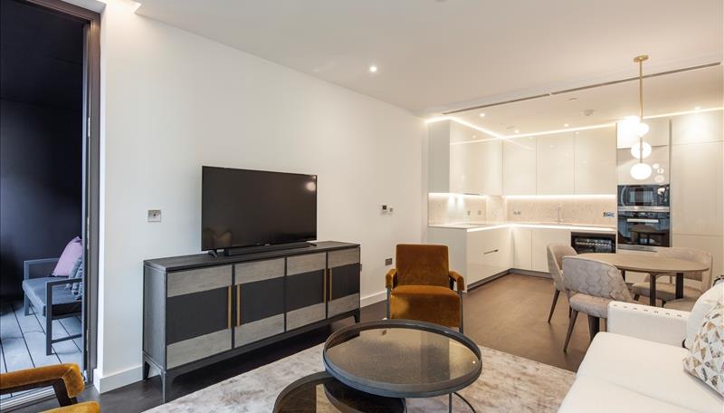 2 bed property in Charles Clowes Walk, London